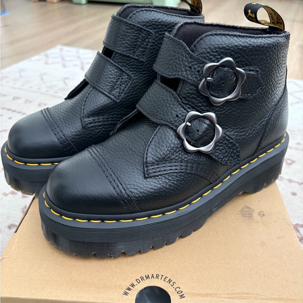 Dr. Martens Women’s Devon Flower Platform Boots, size US 8